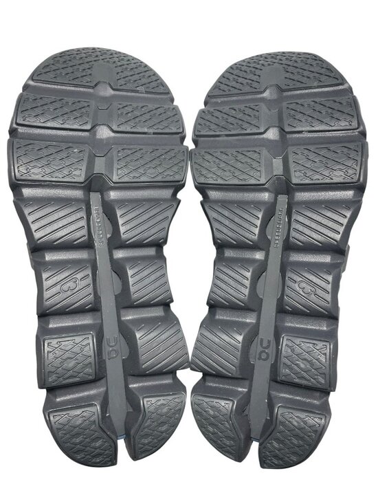 Athletic_Shoes